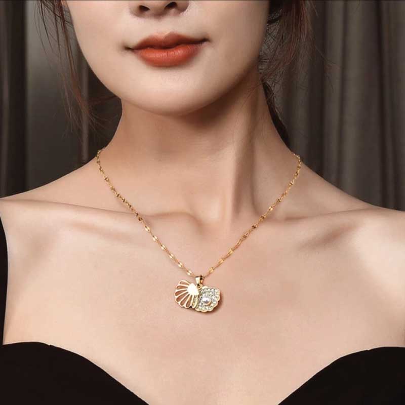 Jhinuk Locket